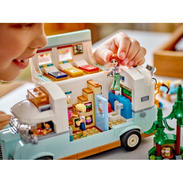 LEGO Friends 42663 – Ystävien seikkailu matkailuautolla