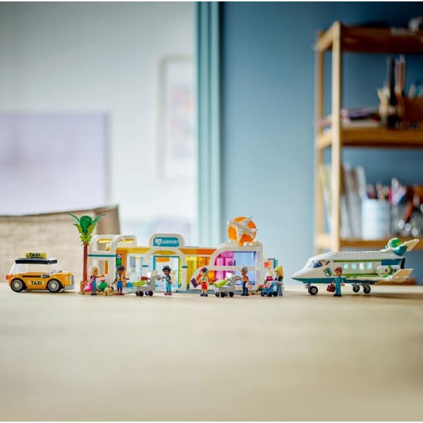 LEGO Friends 42656 – Heartlake Cityn lentoasema ja lentokone