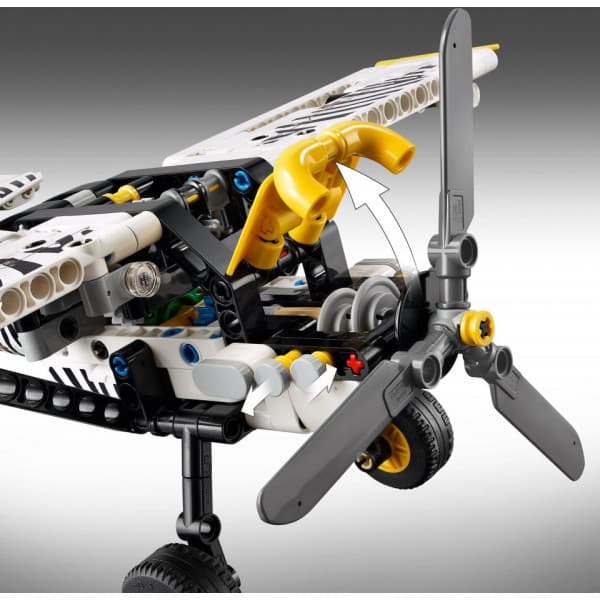 LEGO Technic 42198 – Syrjäseudun pienkone