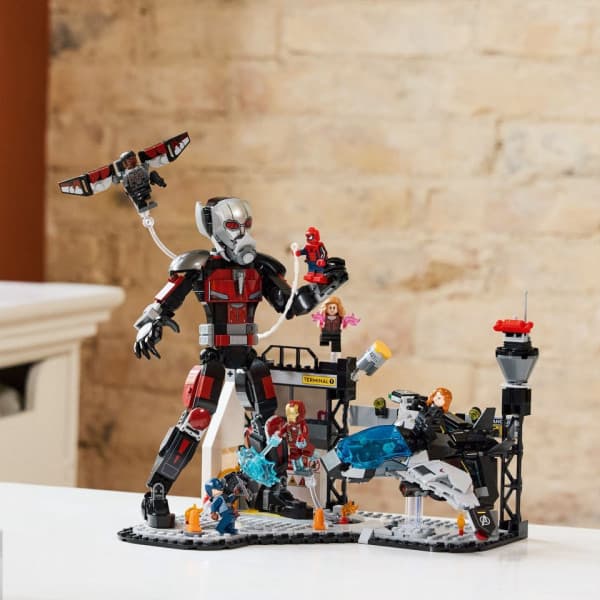 LEGO Superhelte Marvel 76314 – Captain America: Civil War Actionkamp