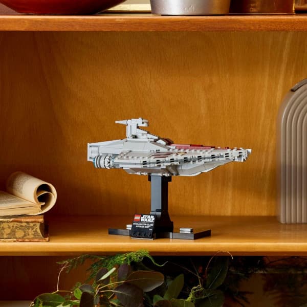 LEGO Star Wars 75404 – Acclamator-klassens angrebsskib