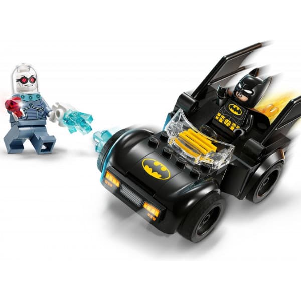 LEGO Superhjältar DC 76301 – Batman och Batmobilen mot Frostmästaren