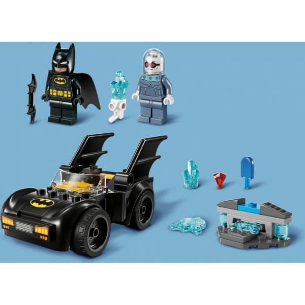LEGO Superhjältar DC 76301 – Batman och Batmobilen mot Frostmästaren