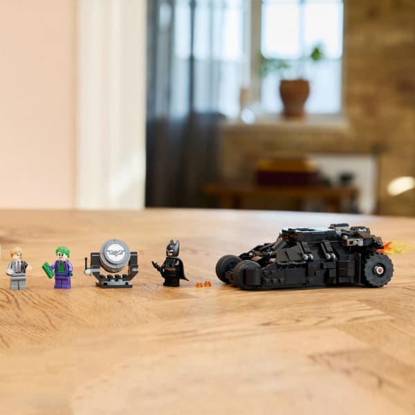 LEGO Super Heroes DC 76303 – Batman Tumbler vastaan Two-Face ja The Joker