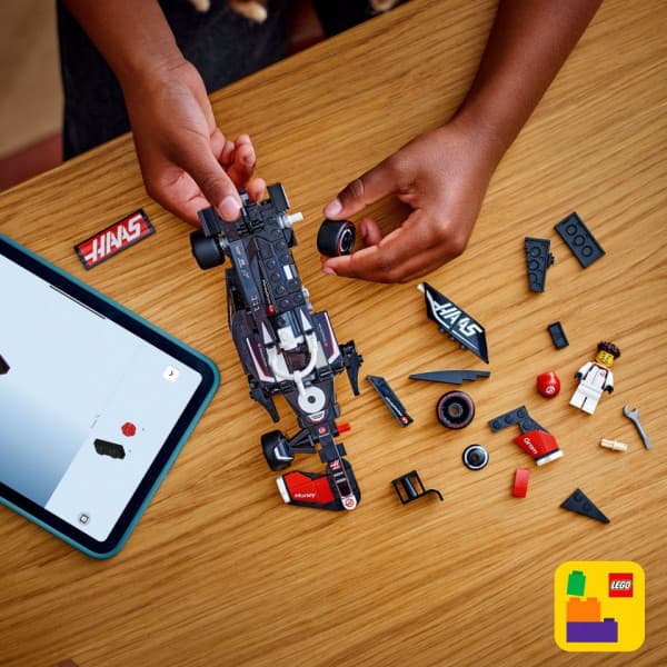 LEGO Speed Champions Speed 77250 – MoneyGram Haas F1® Team VF-24 - racerbilen