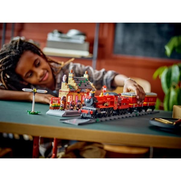 Construction set Lego HARRY POTTER 76423 Hogwarts Express & Hogsmeade Station 1074 Pieces