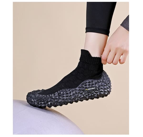 INF Yoga- og hoppetau-sko - lette og sklisikre