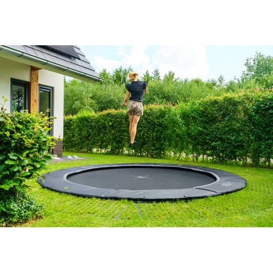 Exit Dynamic Marktrampolin Ø366Cm Med Freezone Säkerhetsplattor - Svart
