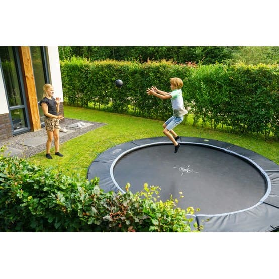 Exit Dynamic Marktrampolin Ø366Cm Med Freezone Säkerhetsplattor - Svart