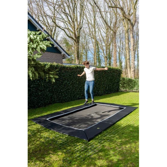 Exit Dynamic Marktrampolin 275X458Cm Med Freezone Säkerhetsplattor - Svart