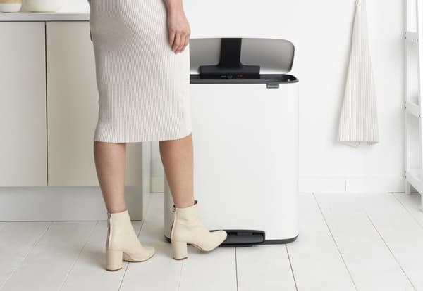 Papperskorg BRABANTIA Pedal Bo 60L vit