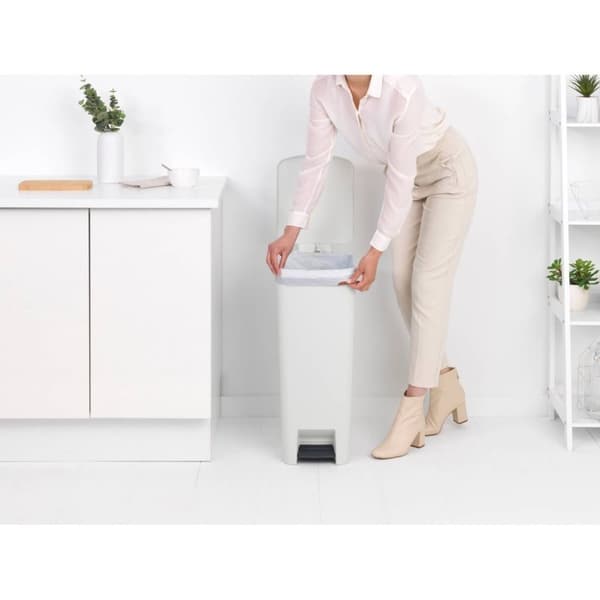 Brabantia Stepup Pedal Bin 40L Ljusgrå