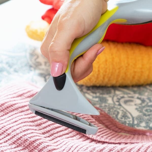 KÄYTETTY 4-in-1 Nukanpoistoharja Tarvikkeilla InnovaGoods Harmaa (Kunnostetut Tuotteet A)