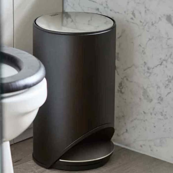 JOSEPH JOSEPH Arc Easy-Push Mattsvart Pedalbehållare 10L