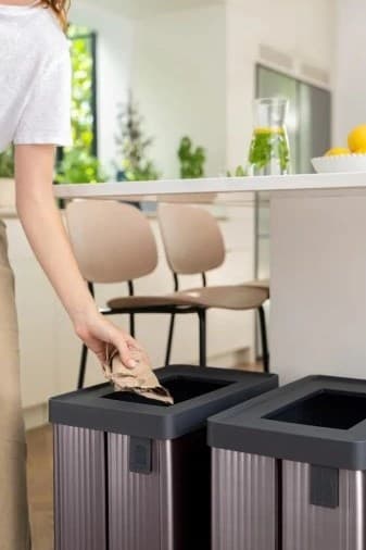 Återvinningskärl 54 L 261013 KETER