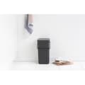 Miniatyrbild 2 av 2: BRABANTIA Papperskorg Sort &amp; Go 16 L grå