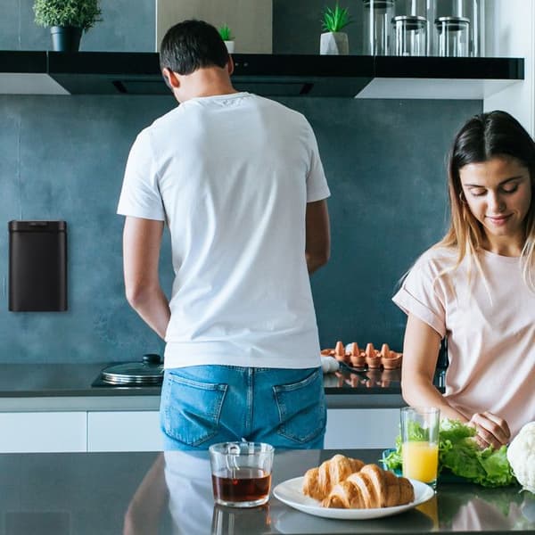 Relaxdays Badavfall, väggmonterad, 3 l, stängningsmekanism, avtagbar innerskål, stål, svart