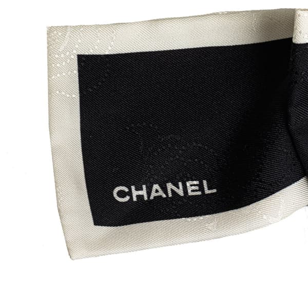 Pre-owned Chanel Silk CC Bow Scrunchie Black