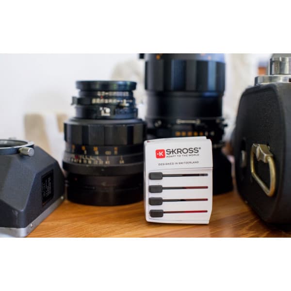 SKROSS MUV USB 2xA -rejseadapter med to USB-porte