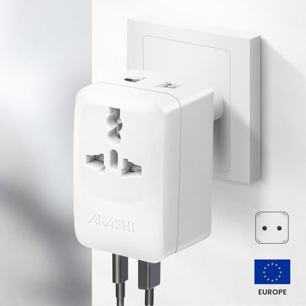 Reseadapter Europa Brasilien Korea USB och USB C 15W Akashi Vit