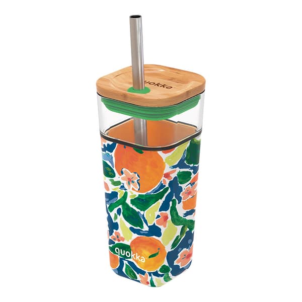Quokka Liquid Cube - 540 ml glaskop med sugerør af rustfrit stål (appelsiner)