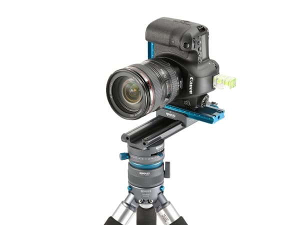 Novoflex Panorama VR-System III - Jalustan jalustapää jaloilla varustettuna