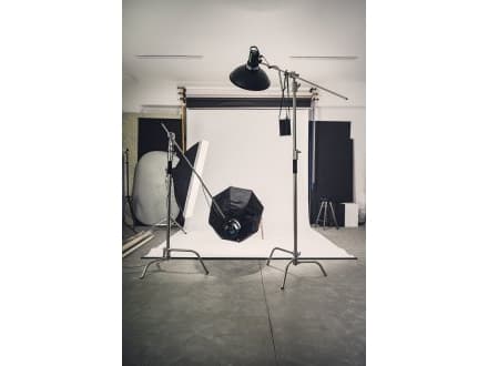 Camrock C-Stand CS-330 valaisinjalusta puomilla varustettuna