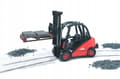 Miniatyrbild 4 av 4: Linde H30D Gaffeltruck med koppling BRUDER 02511 Profi serie 1:16
