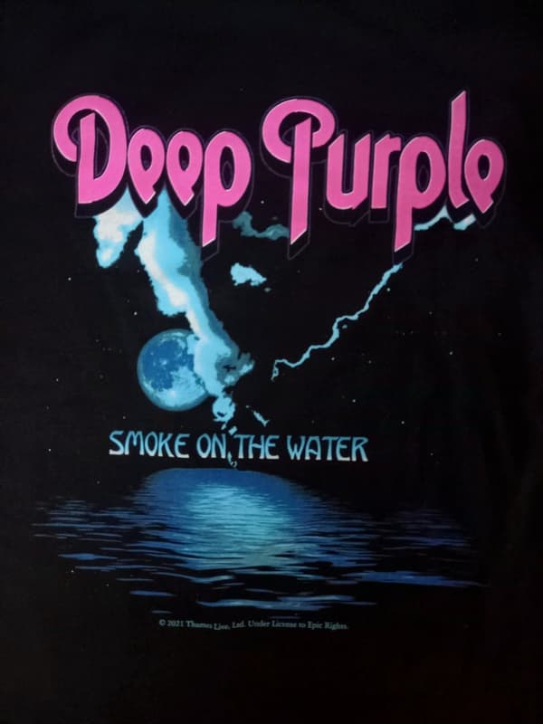 Deep Purple - Smoke On The Water  T-Shirt