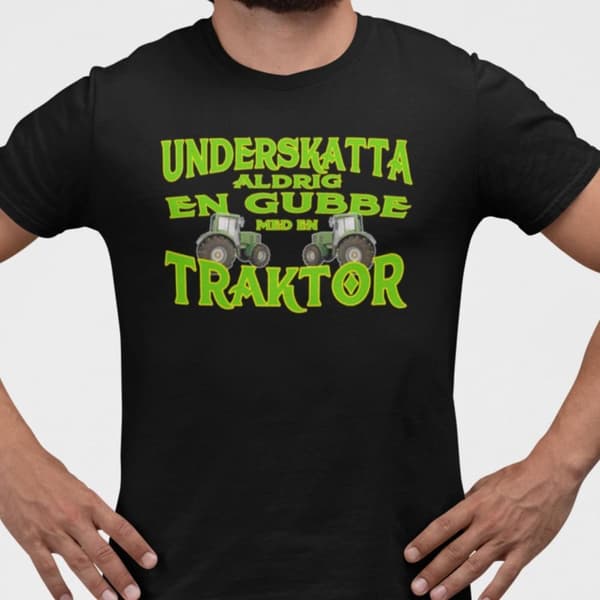 Traktor T-shirt Underskatta aldrig en gubbe med en traktor ! Svart XXXL