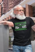 Miniatyrbild 3 av 8: Husbil svart T-shirt Underskatta aldrig en gubbe med en husbil !