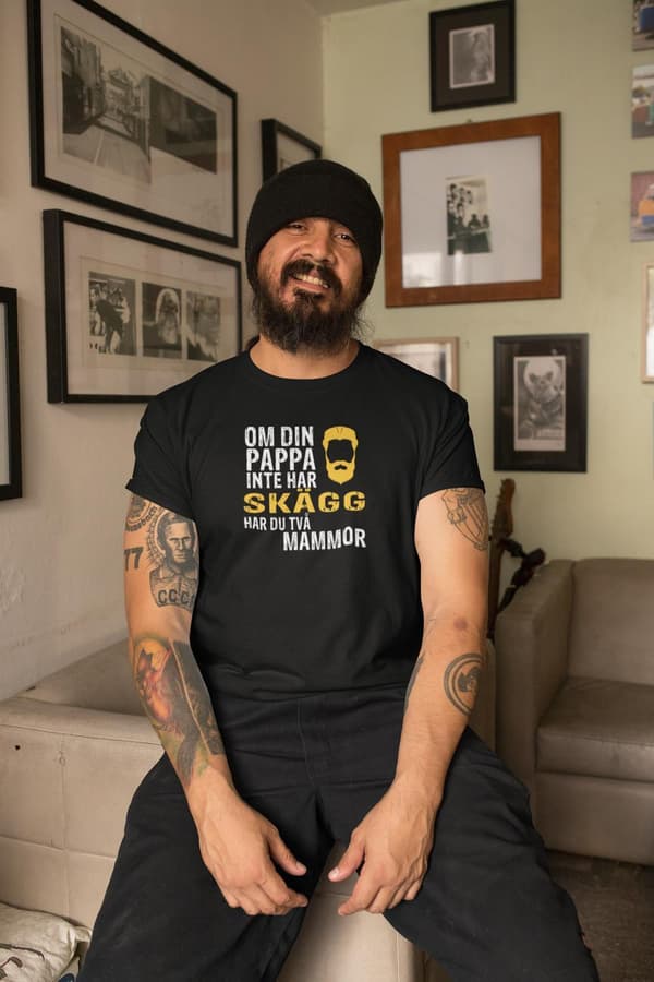 Pappa T-shirt med - Om din pappa inte har skägg har du 2 mammor
