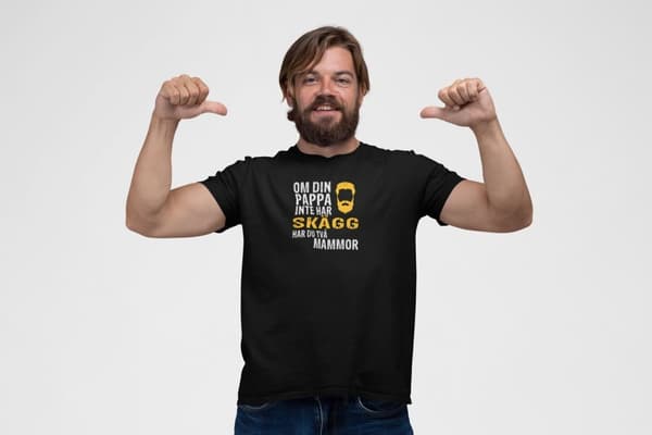 Pappa T-shirt med - Om din pappa inte har skägg har du 2 mammor