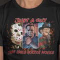 Miniatyrbild 1 av 4: Svart T-shirt Just a guy who loves horror skräckfilm halloween