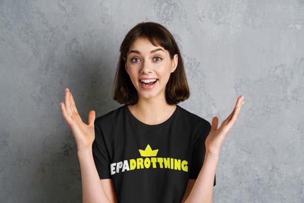 T-shirt med Epadrottning design A / epa traktor svart unisex