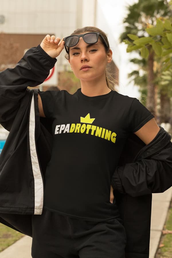 T-shirt med Epadrottning design A / epa traktor svart unisex