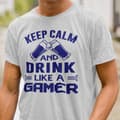 Miniatyrbild 1 av 3: Gråmelerad  T-shirt med drink like a gamer design