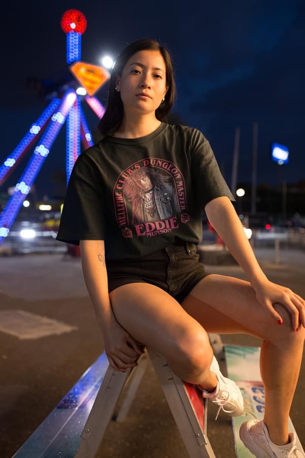 Svart T-shirt - Eddie Munson Stranger things Hellfire arch