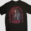 Miniatyrbild 1 av 4: Svart T-shirt - Eddie Munson Stranger things Hellfire arch