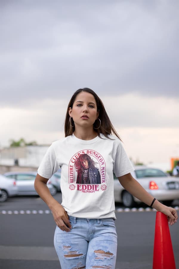 Vit T-shirt inspirerad av Stranger things Eddie Munson