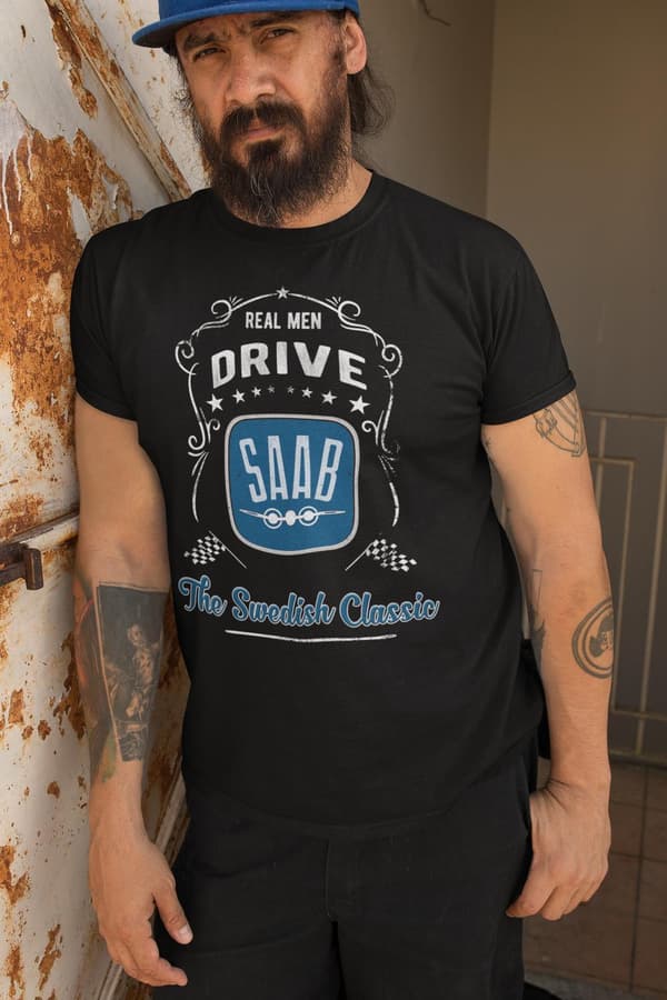 Saab T-shirt svart vintage stil Real men drive saab t-tröja