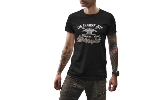 Svart t-shirt med Jag snarkar inte, kör motorcykel tryck