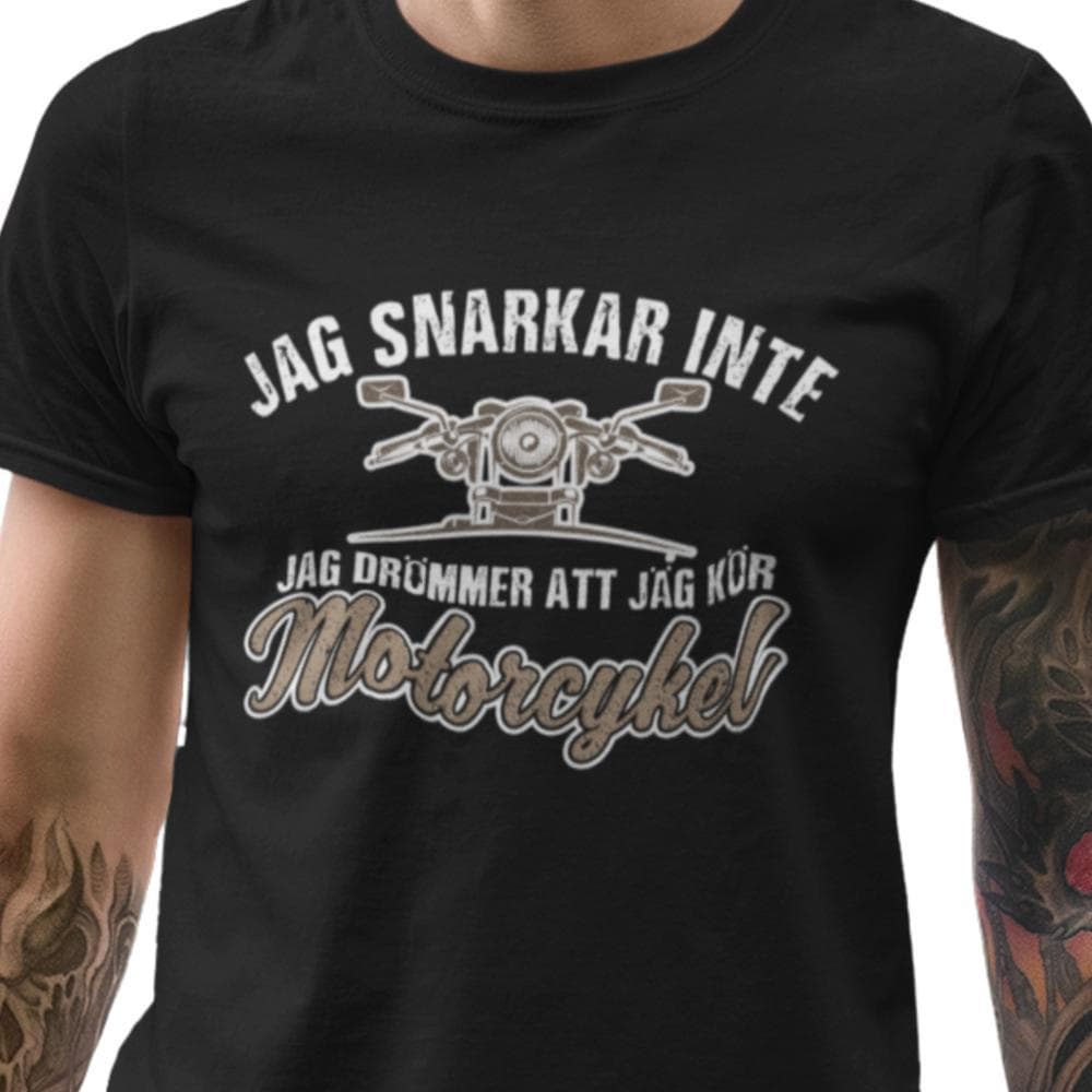 Svart t-shirt med Jag snarkar inte, kör motorcykel tryck