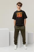 Miniatyrbild 2 av 3: Underskatta aldrig en epa raggare svart t-shirt Eld design