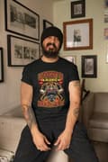 Miniatyrbild 2 av 5: Underskatta aldrig en brandman T-shirt svart eld design
