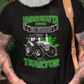 Miniatyrbild 1 av 3: Svart T-shirt underskatta aldrig en gubbe med en traktor Splash