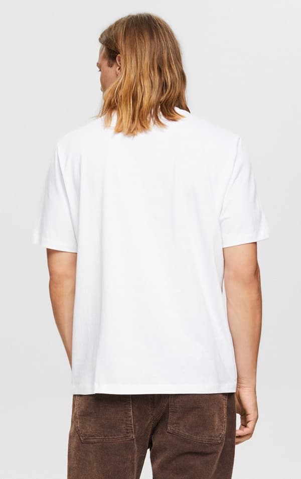 EDC - T-shirt 112CC2K302 Print på bröstet