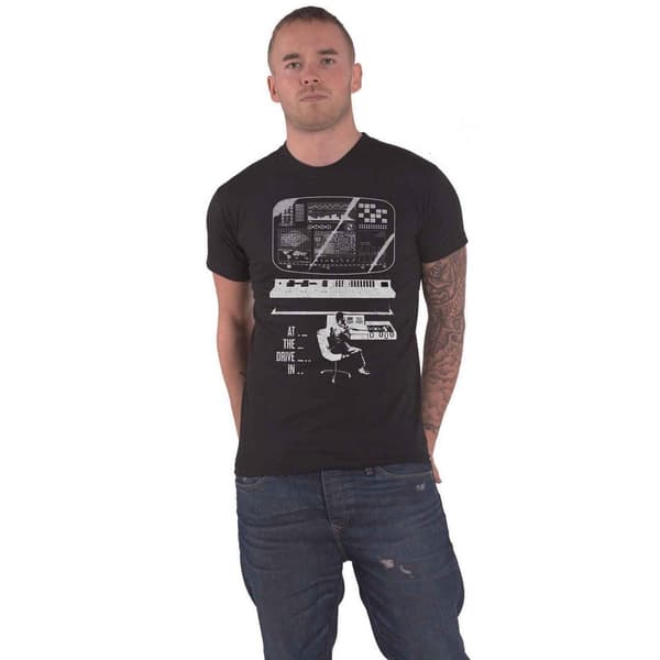 At The Drive In Unisex T-shirt i bomuld til voksne med skærm
