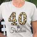 Miniatyrbild 1 av 3: Födelsedag 40 år  T-shirt  - Perfekt present - 40 & fabulous
