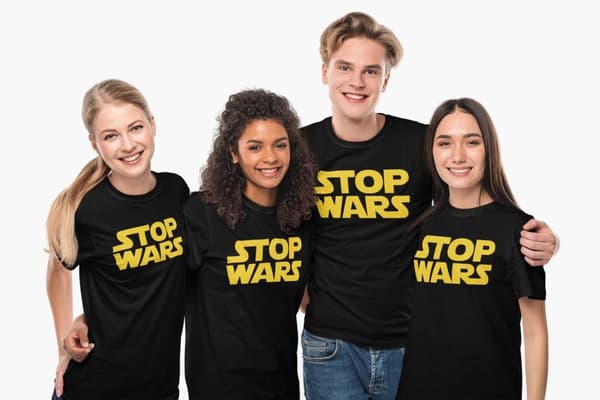 T-shirt med Stop Wars design